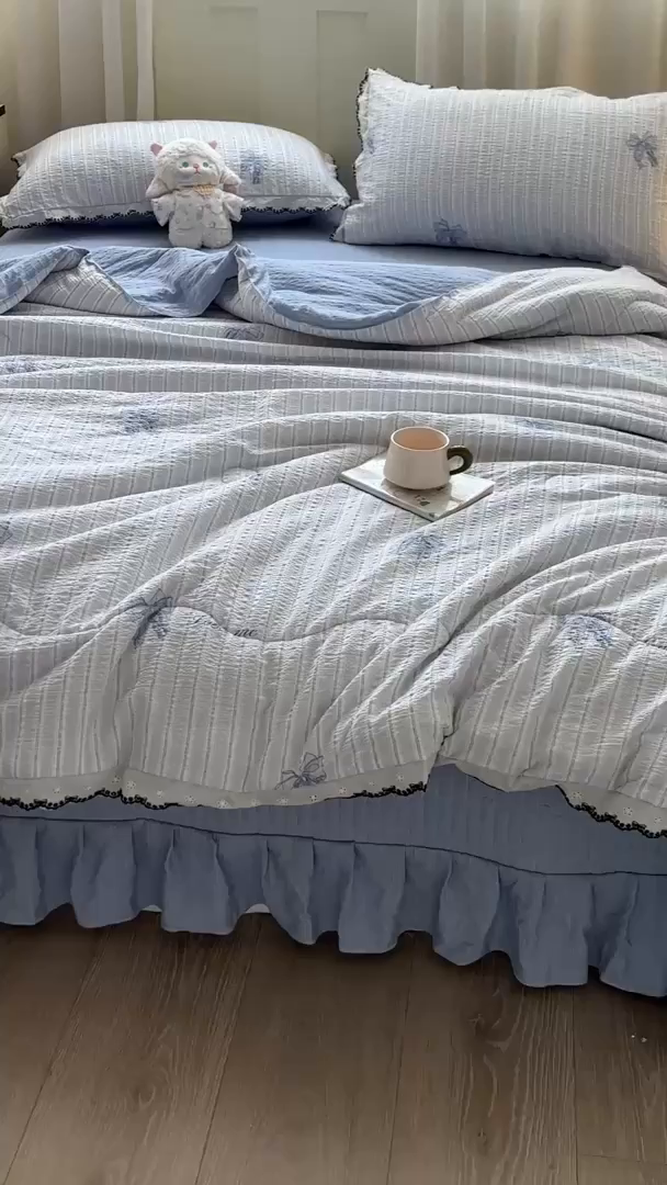 91家纺网 家纺一手货源 找家纺 慕希家纺 2026新款云感泡芙棉夏被夏凉被空调被四件套 相思蓝韵