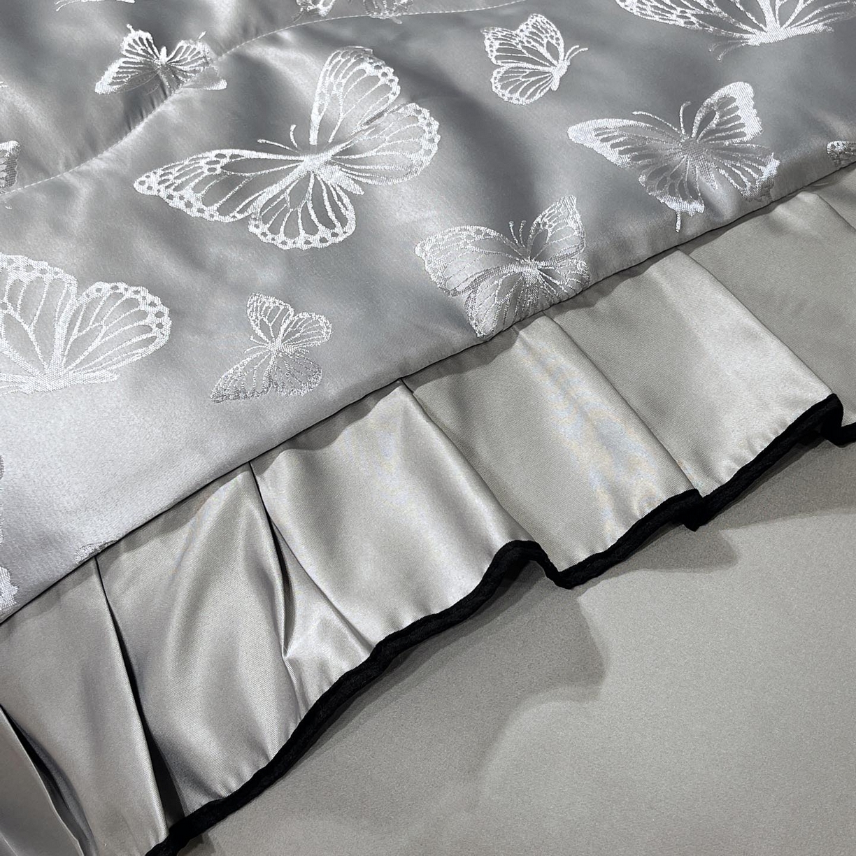 91家纺网 家纺一手货源 找家纺 慕希家纺 2026新款水洗真丝提花夏被夏凉被空调被-蝶序系列 蝶序-冰川灰