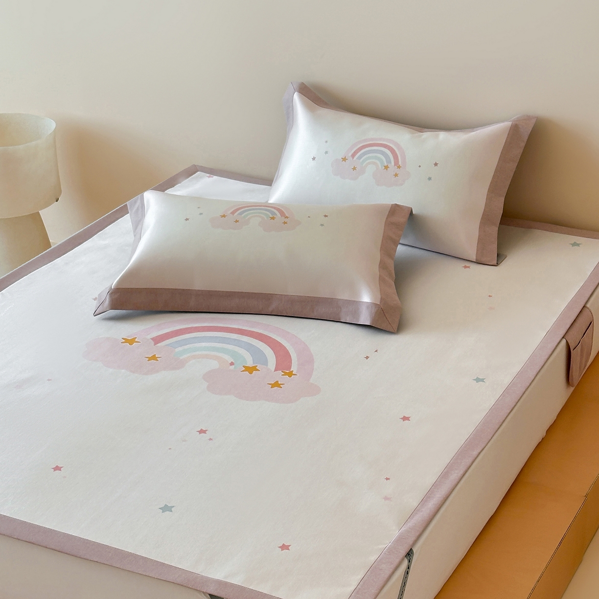 91家纺网 家纺一手货源 找家纺 （总）JUICY 橘滋家纺 2026新款高端A类原创设计卡通数码印花冰丝席凉席