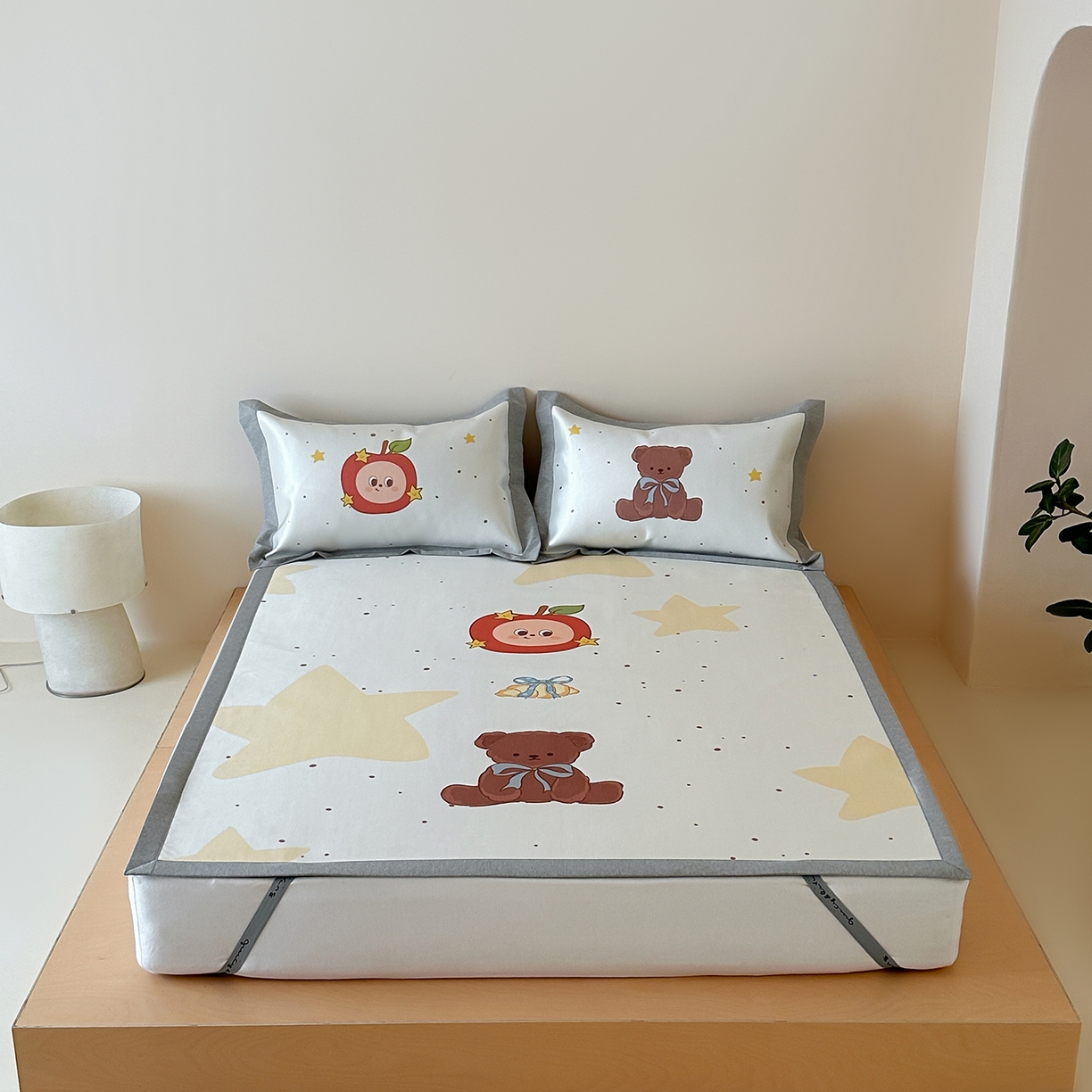 91家纺网 家纺一手货源 找家纺 JUICY 橘滋家纺 2026新款高端A类原创设计卡通数码印花冰丝席凉席 平席款星星人漫游