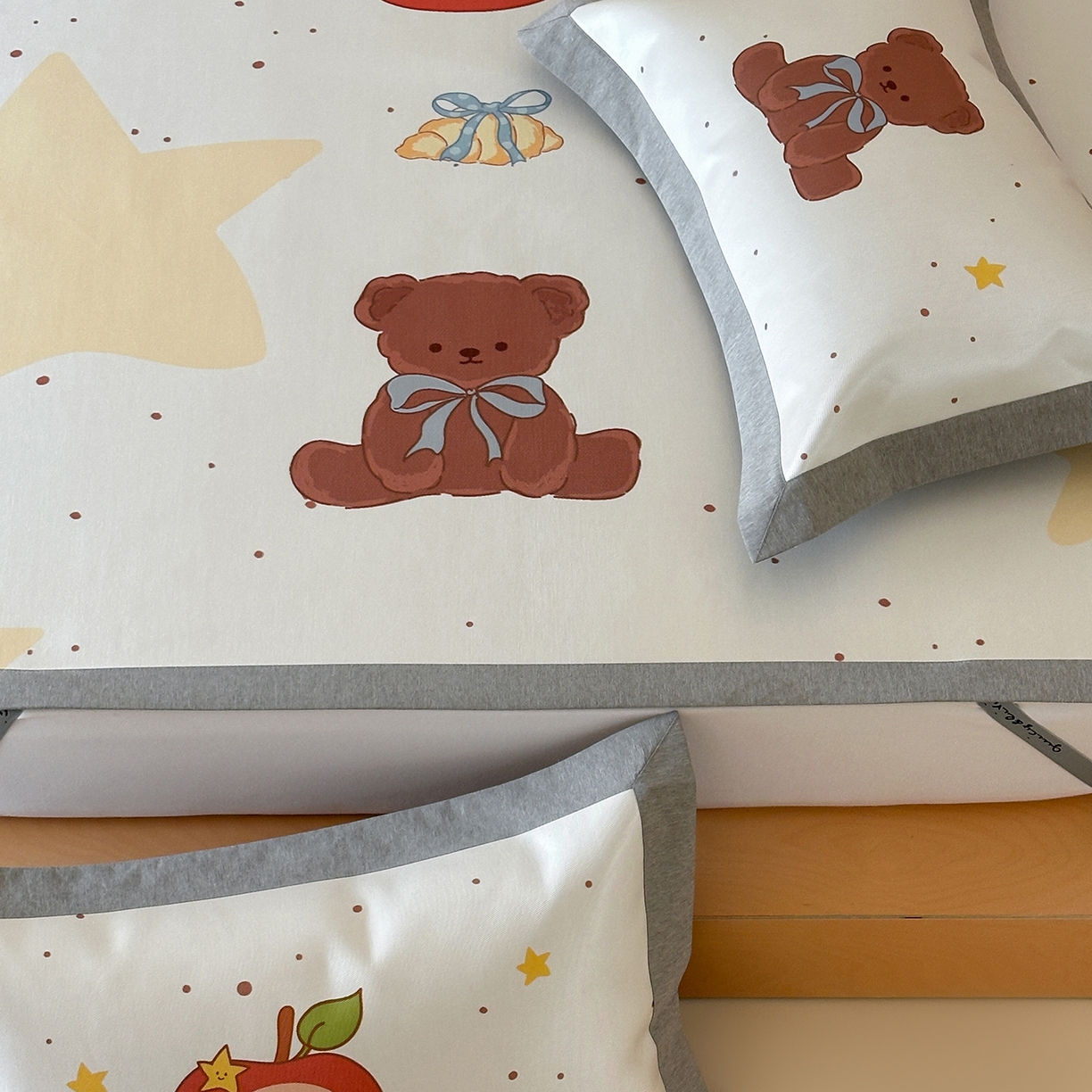 91家纺网 家纺一手货源 找家纺 JUICY 橘滋家纺 2026新款高端A类原创设计卡通数码印花冰丝席凉席 平席款星星人漫游