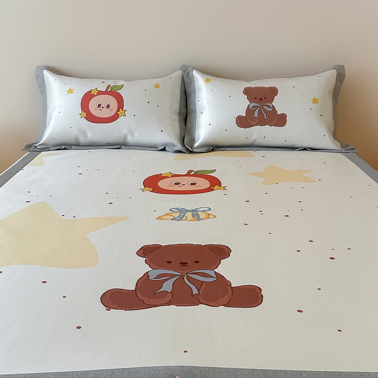 91家纺网 家纺一手货源 找家纺 JUICY 橘滋家纺 2026新款高端A类原创设计卡通数码印花冰丝席凉席 平席款星星人漫游