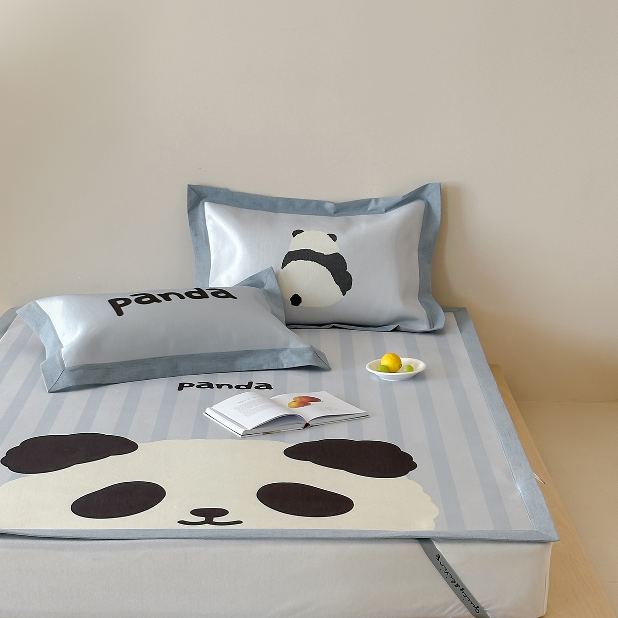 91家纺网 家纺一手货源 找家纺 JUICY 橘滋家纺 2026新款高端A类原创设计卡通数码印花冰丝席凉席 平席款熊猫胖达