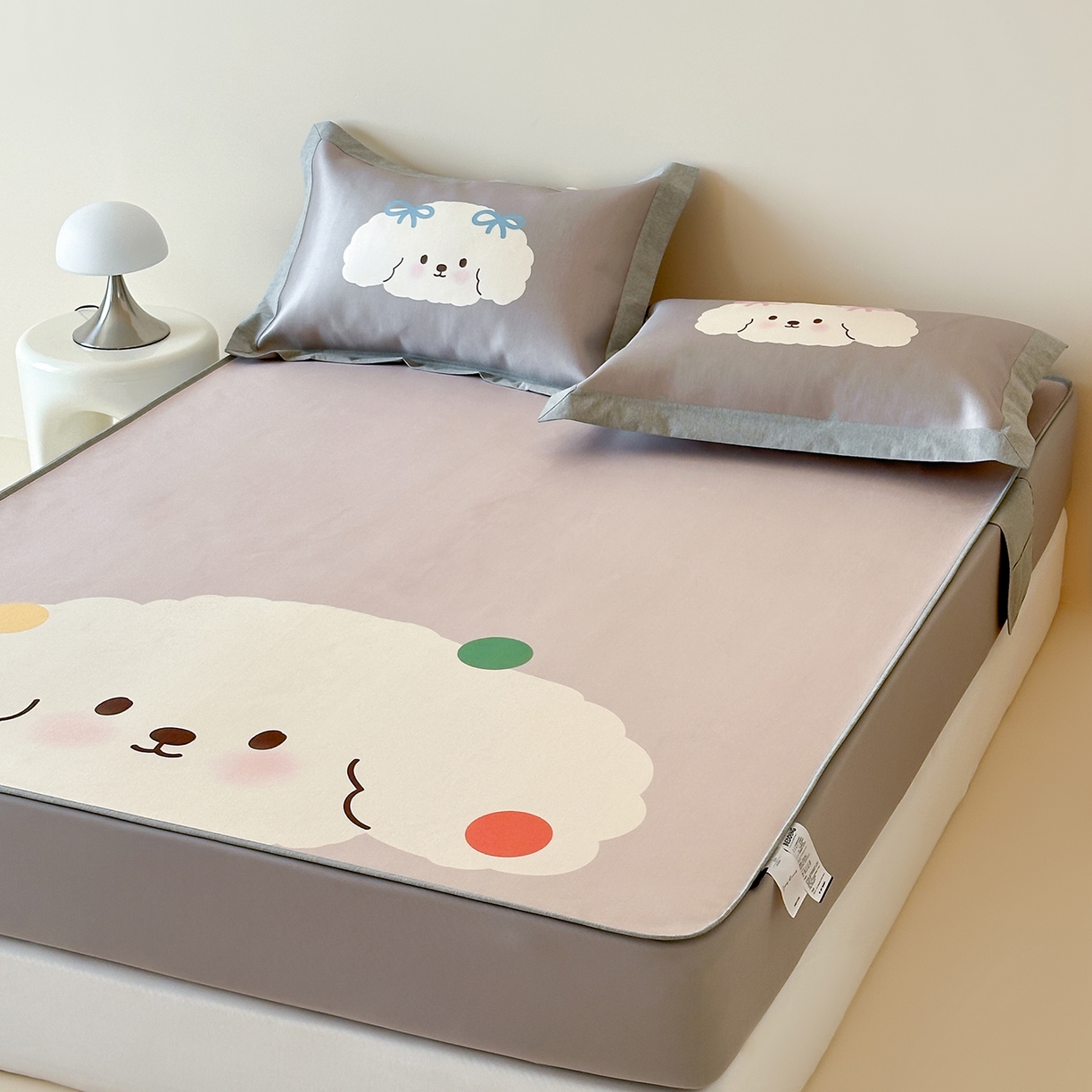 91家纺网 家纺一手货源 找家纺 JUICY 橘滋家纺 2026新款高端A类原创设计卡通数码印花冰丝席凉席 床笠款大耳朵腮红