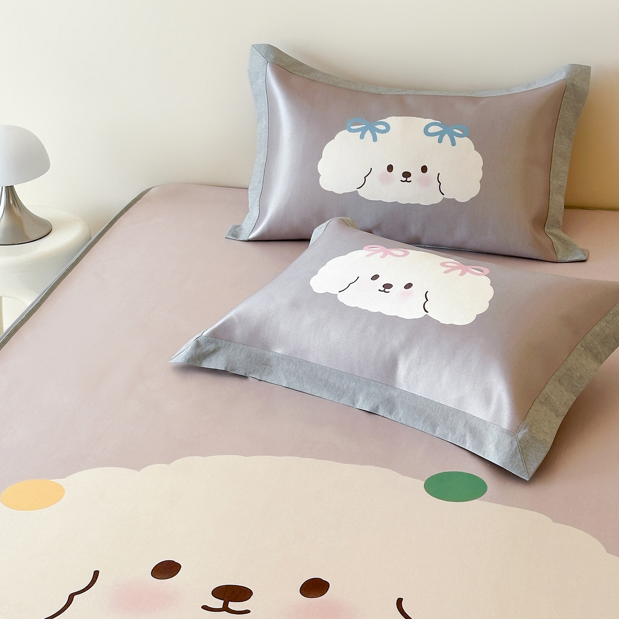 91家纺网 家纺一手货源 找家纺 JUICY 橘滋家纺 2026新款高端A类原创设计卡通数码印花冰丝席凉席 床笠款大耳朵腮红