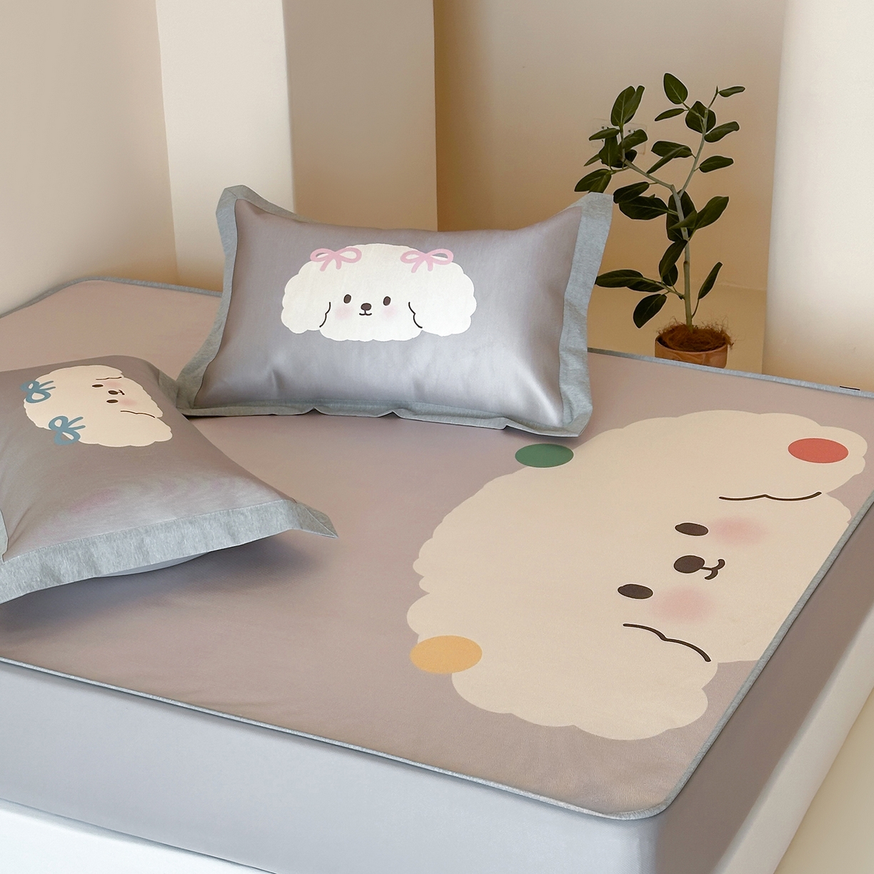 91家纺网 家纺一手货源 找家纺 JUICY 橘滋家纺 2026新款高端A类原创设计卡通数码印花冰丝席凉席 床笠款大耳朵腮红