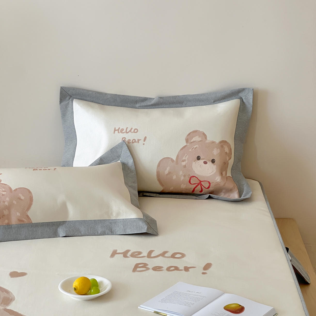 91家纺网 家纺一手货源 找家纺 JUICY 橘滋家纺 2026新款高端A类原创设计卡通数码印花冰丝席凉席 床笠款大眼熊仔