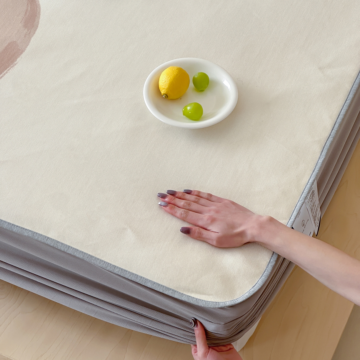 91家纺网 家纺一手货源 找家纺 JUICY 橘滋家纺 2026新款高端A类原创设计卡通数码印花冰丝席凉席 床笠款大眼熊仔