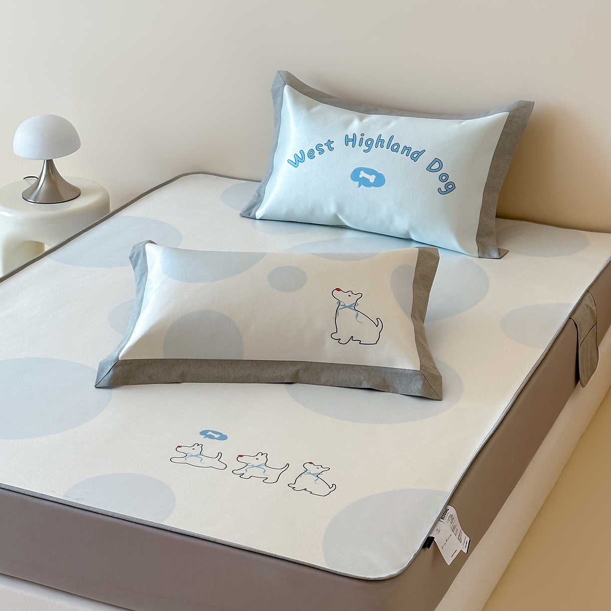 91家纺网 家纺一手货源 找家纺 JUICY 橘滋家纺 2026新款高端A类原创设计卡通数码印花冰丝席凉席 床笠款海岸线圆舞曲