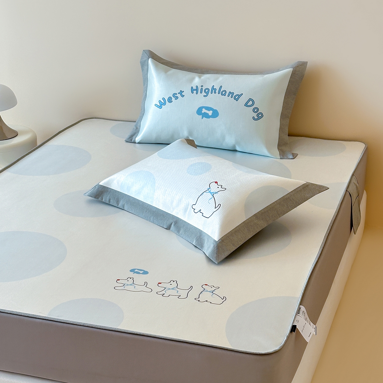 91家纺网 家纺一手货源 找家纺 JUICY 橘滋家纺 2026新款高端A类原创设计卡通数码印花冰丝席凉席 床笠款海岸线圆舞曲