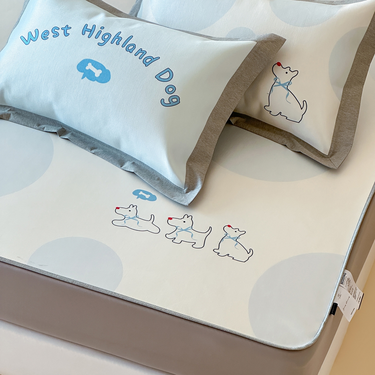 91家纺网 家纺一手货源 找家纺 JUICY 橘滋家纺 2026新款高端A类原创设计卡通数码印花冰丝席凉席 床笠款海岸线圆舞曲