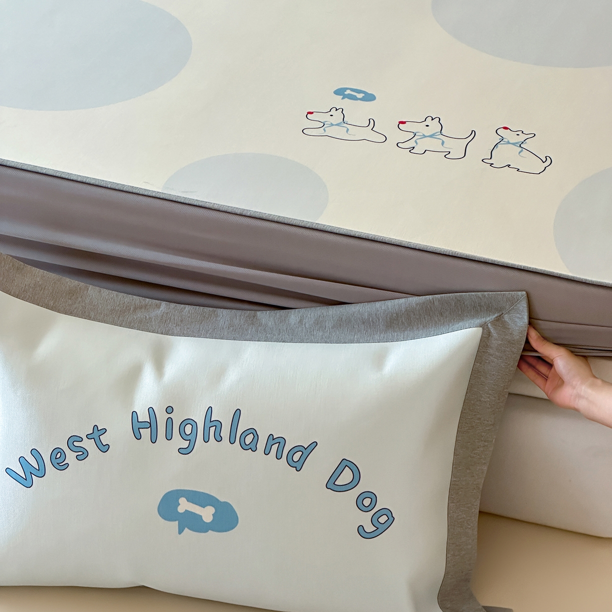 91家纺网 家纺一手货源 找家纺 JUICY 橘滋家纺 2026新款高端A类原创设计卡通数码印花冰丝席凉席 床笠款海岸线圆舞曲