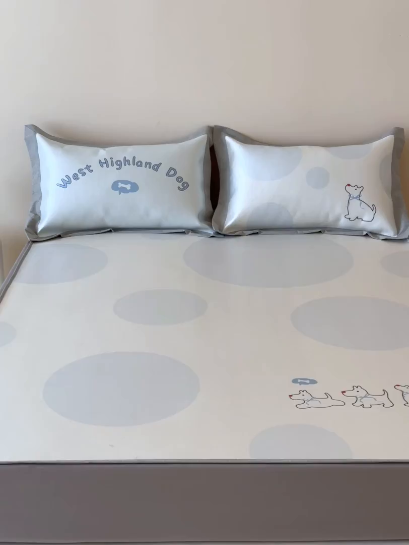 91家纺网 家纺一手货源 找家纺 JUICY 橘滋家纺 2026新款高端A类原创设计卡通数码印花冰丝席凉席 床笠款海岸线圆舞曲