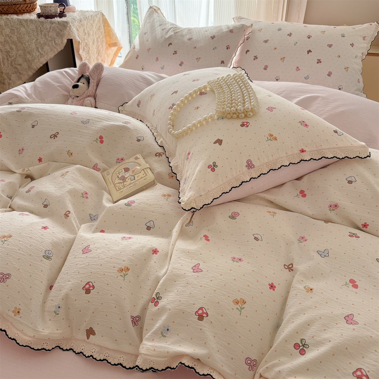 91家纺网 家纺一手货源 找家纺 温眠家纺 2026新款针织提花双层纱全棉蕾丝花边四件套 夏之物语