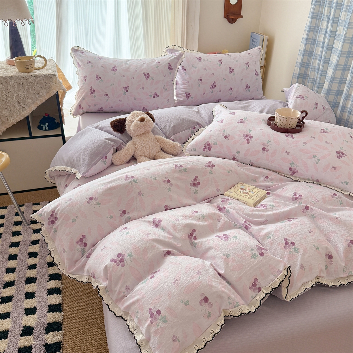 91家纺网 家纺一手货源 找家纺 温眠家纺 2026新款针织提花双层纱全棉蕾丝花边四件套 乌梅子酱