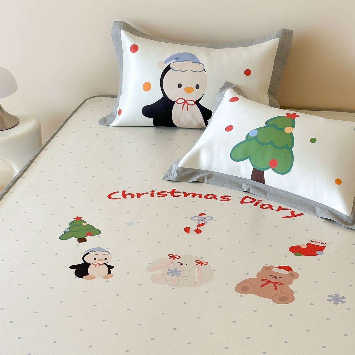 91家纺网 家纺一手货源 找家纺 JUICY 橘滋家纺 2026新款高端A类原创设计卡通数码印花冰丝席凉席 床笠款圣诞日记