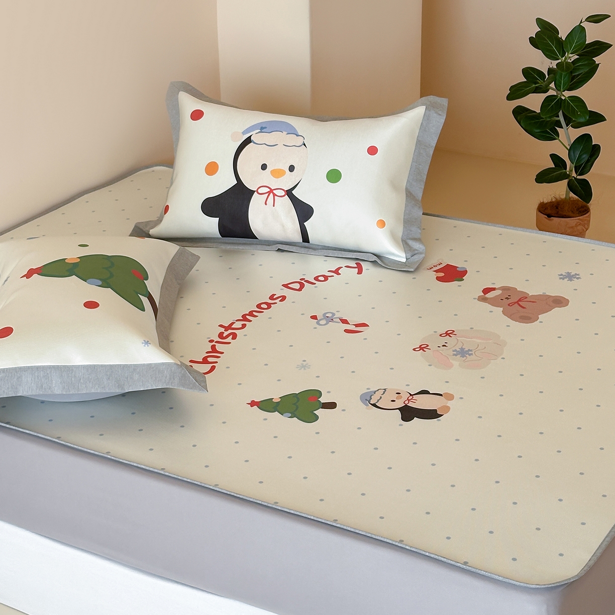 91家纺网 家纺一手货源 找家纺 JUICY 橘滋家纺 2026新款高端A类原创设计卡通数码印花冰丝席凉席 床笠款圣诞日记