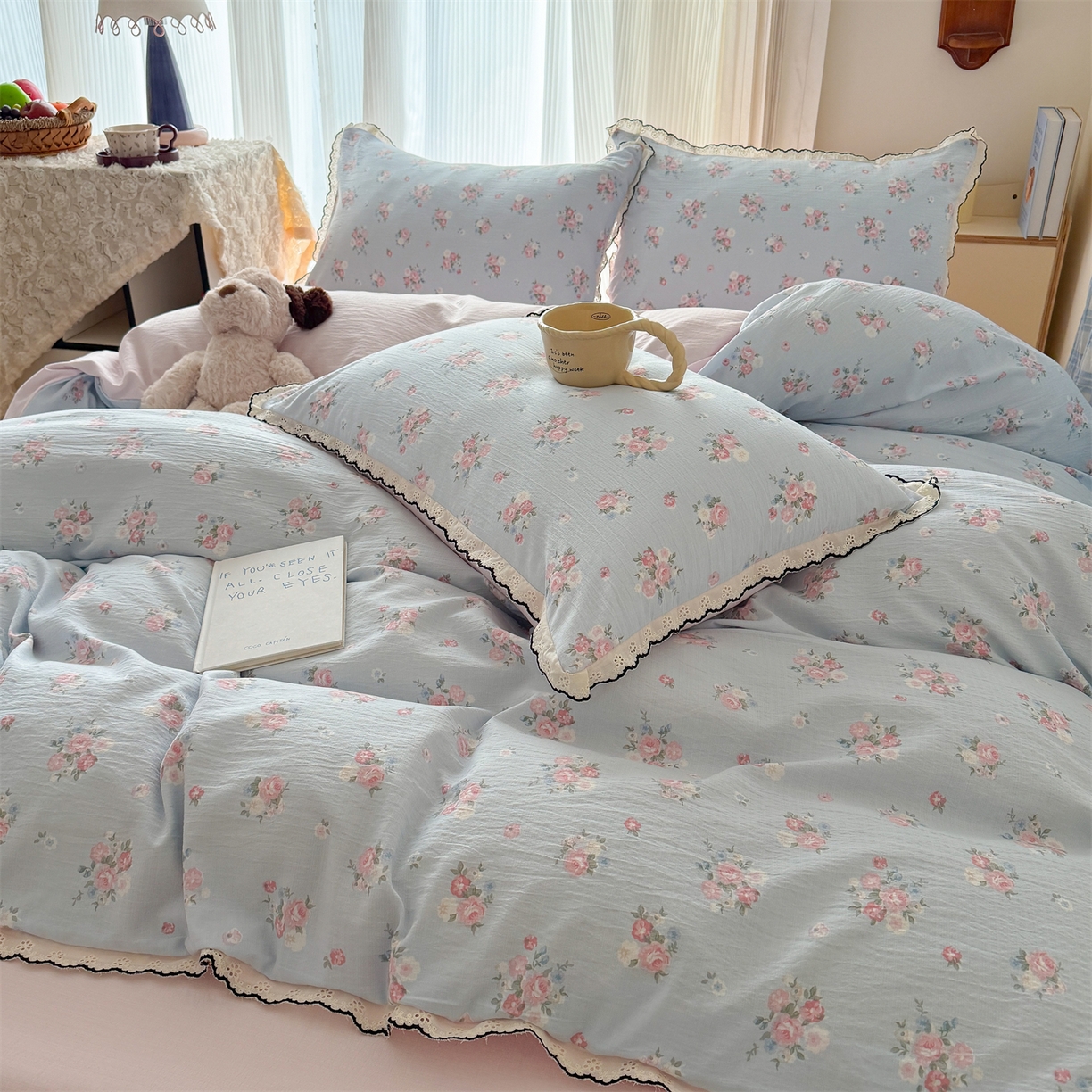 91家纺网 家纺一手货源 找家纺 温眠家纺 2026新款针织提花双层纱全棉蕾丝花边四件套 蓝萱