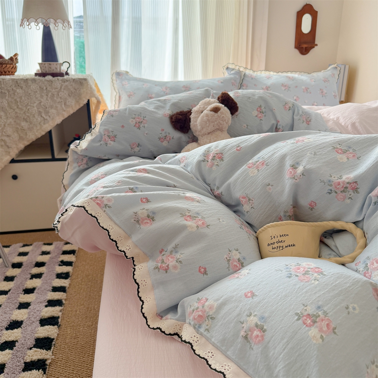 91家纺网 家纺一手货源 找家纺 温眠家纺 2026新款针织提花双层纱全棉蕾丝花边四件套 蓝萱