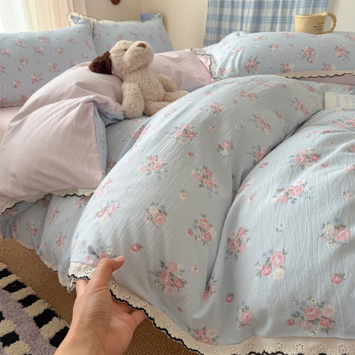 91家纺网 家纺一手货源 找家纺 温眠家纺 2026新款针织提花双层纱全棉蕾丝花边四件套 蓝萱