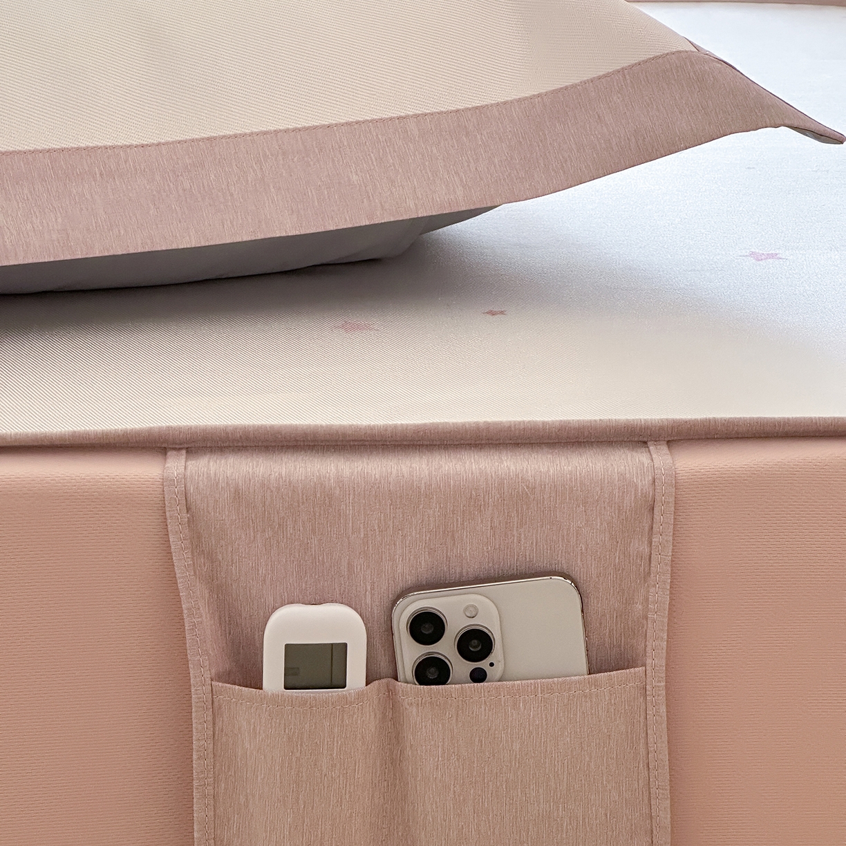 91家纺网 家纺一手货源 找家纺 JUICY 橘滋家纺 2026新款高端A类原创设计卡通数码印花冰丝席凉席 床笠款甜梦彩虹