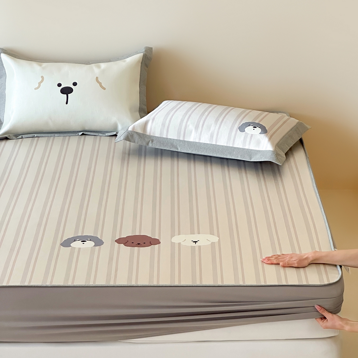 91家纺网 家纺一手货源 找家纺 JUICY 橘滋家纺 2026新款高端A类原创设计卡通数码印花冰丝席凉席 床笠款条纹公约