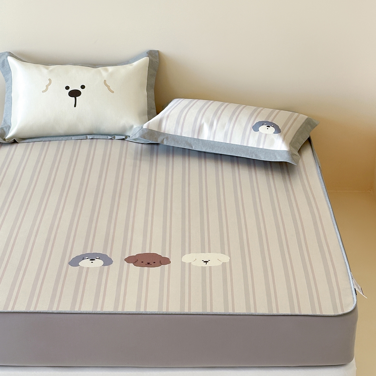 91家纺网 家纺一手货源 找家纺 JUICY 橘滋家纺 2026新款高端A类原创设计卡通数码印花冰丝席凉席 床笠款条纹公约