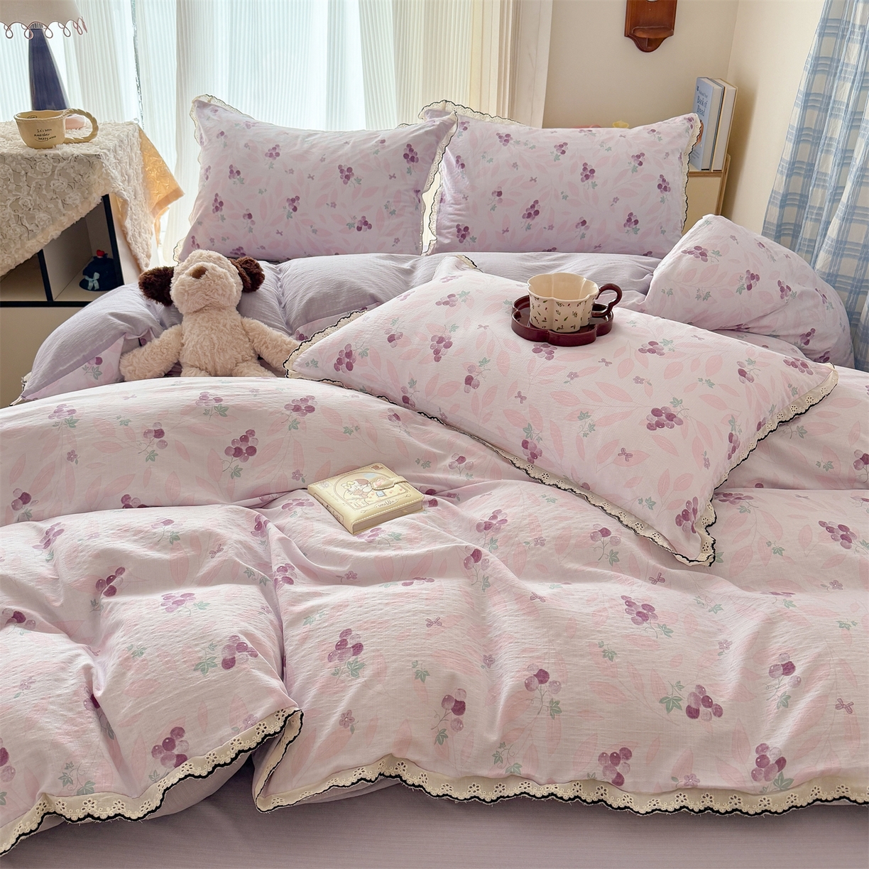 91家纺网 家纺一手货源 找家纺 温眠家纺 2026新款针织提花双层纱全棉蕾丝花边四件套 乌梅子酱