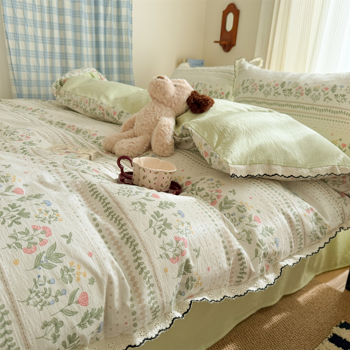 91家纺网 家纺一手货源 找家纺 温眠家纺 2026新款针织提花双层纱全棉蕾丝花边四件套 藤蔓