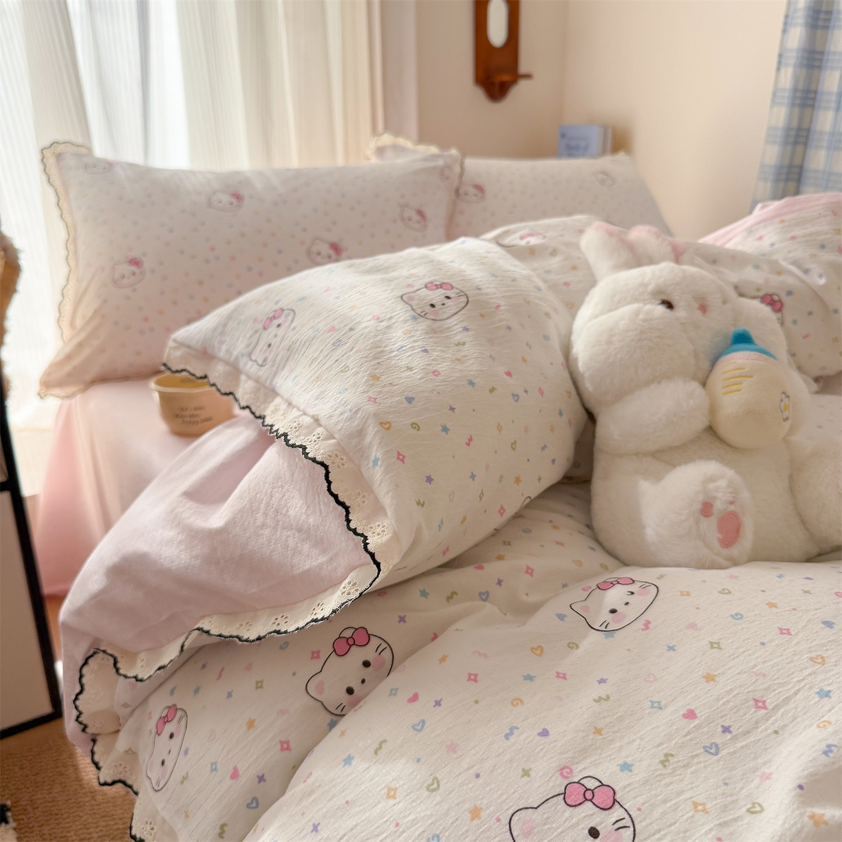 91家纺网 家纺一手货源 找家纺 温眠家纺 2026新款针织提花双层纱全棉蕾丝花边四件套 甜心猫咪