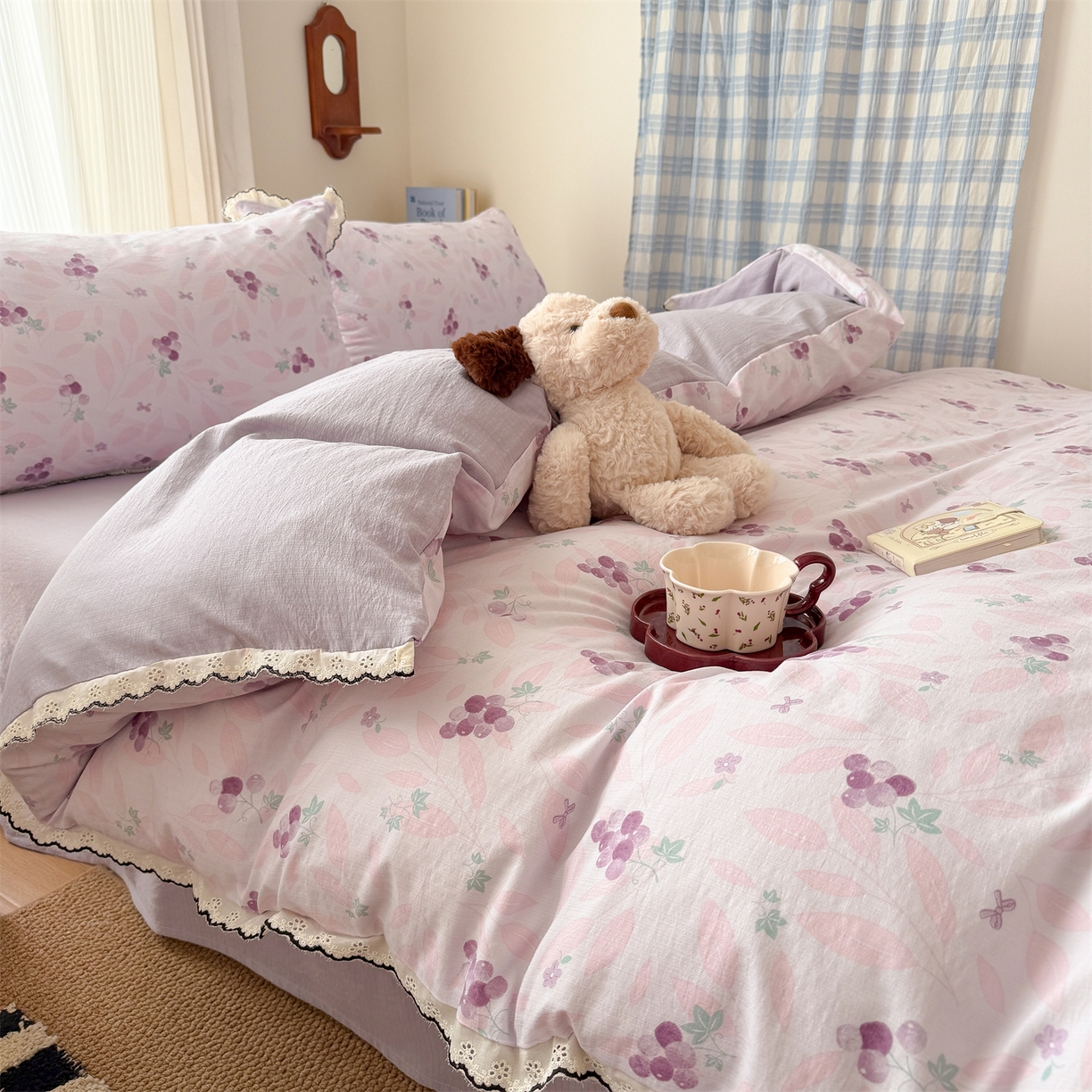 91家纺网 家纺一手货源 找家纺 温眠家纺 2026新款针织提花双层纱全棉蕾丝花边四件套 乌梅子酱