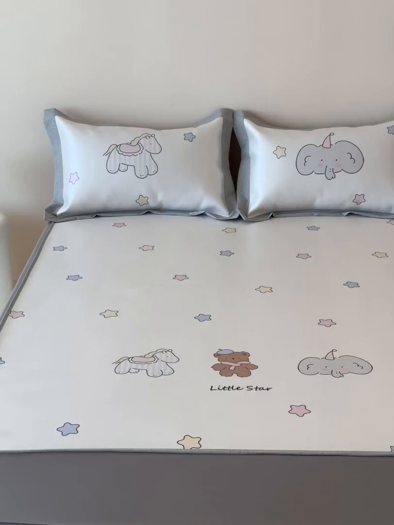 91家纺网 家纺一手货源 找家纺 JUICY 橘滋家纺 2026新款高端A类原创设计卡通数码印花冰丝席凉席 床笠款晚安