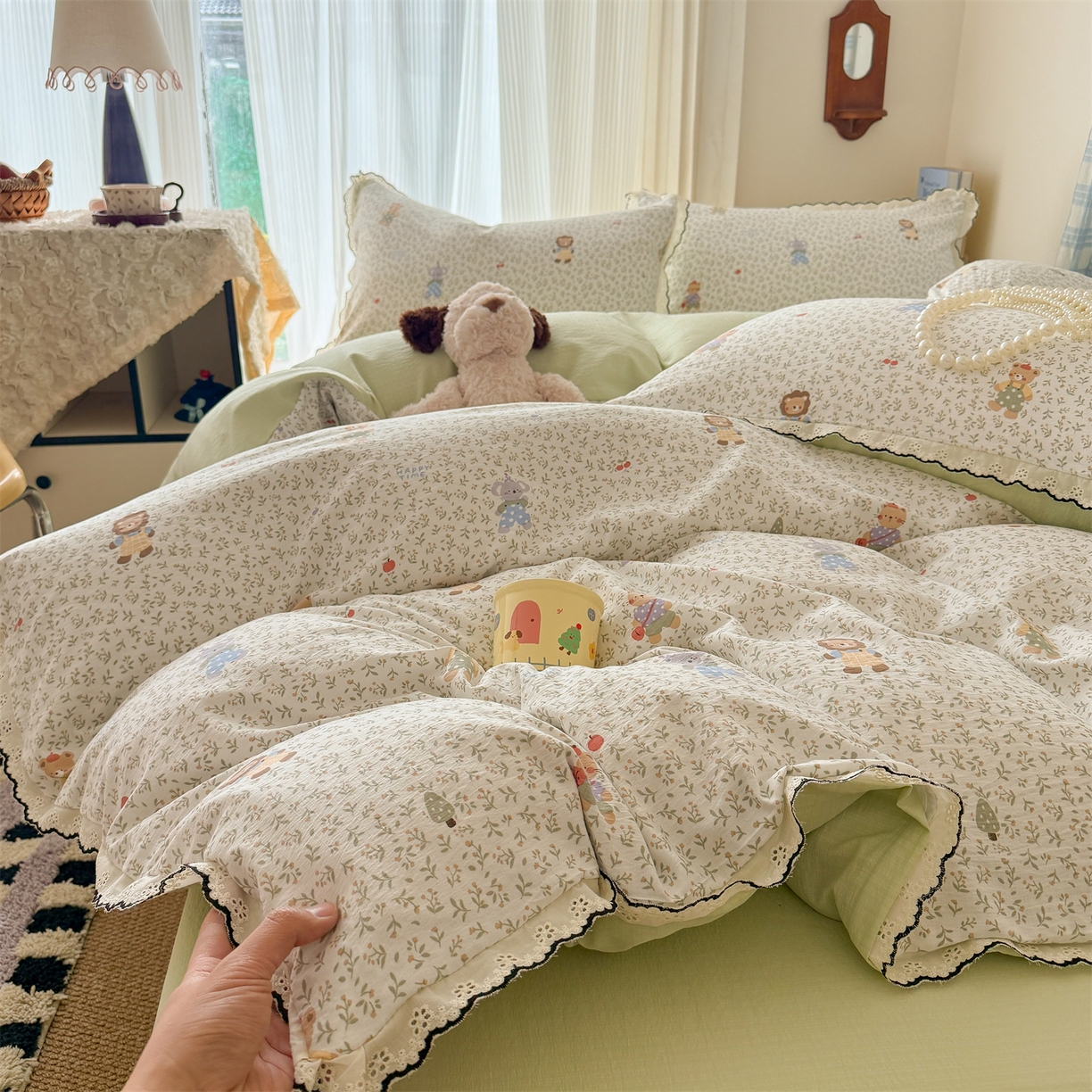 91家纺网 家纺一手货源 找家纺 温眠家纺 2026新款针织提花双层纱全棉蕾丝花边四件套 软萌可可