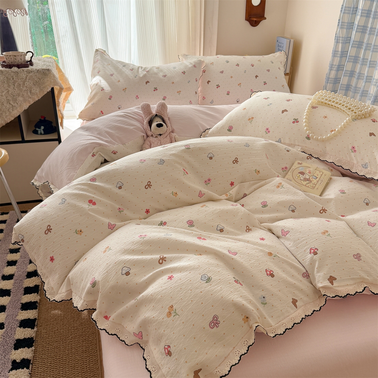 91家纺网 家纺一手货源 找家纺 温眠家纺 2026新款针织提花双层纱全棉蕾丝花边四件套 夏之物语