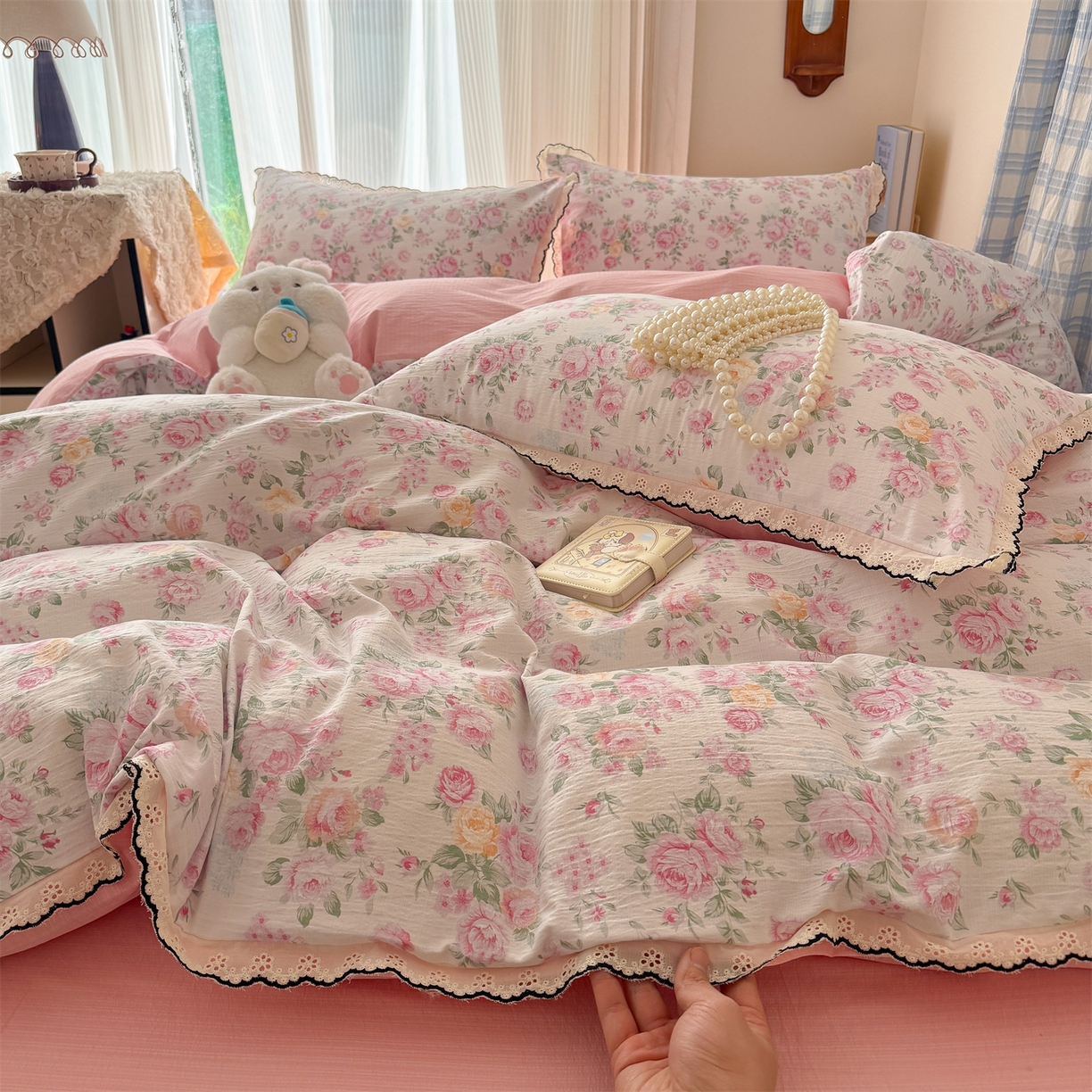 91家纺网 家纺一手货源 找家纺 温眠家纺 2026新款针织提花双层纱全棉蕾丝花边四件套 阳光花絮