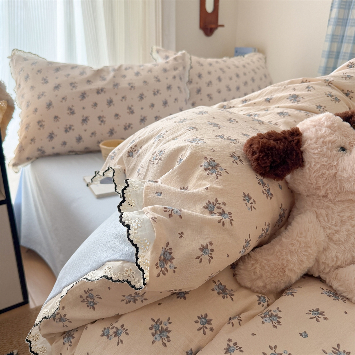 91家纺网 家纺一手货源 找家纺 温眠家纺 2026新款针织提花双层纱全棉蕾丝花边四件套 墨蓝