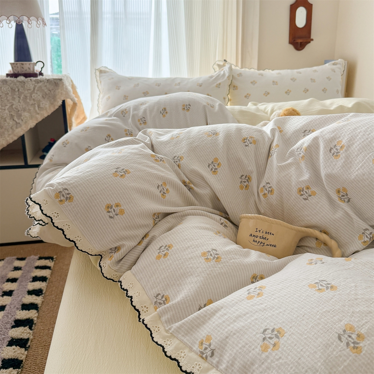 91家纺网 家纺一手货源 找家纺 温眠家纺 2026新款针织提花双层纱全棉蕾丝花边四件套 秋之恋