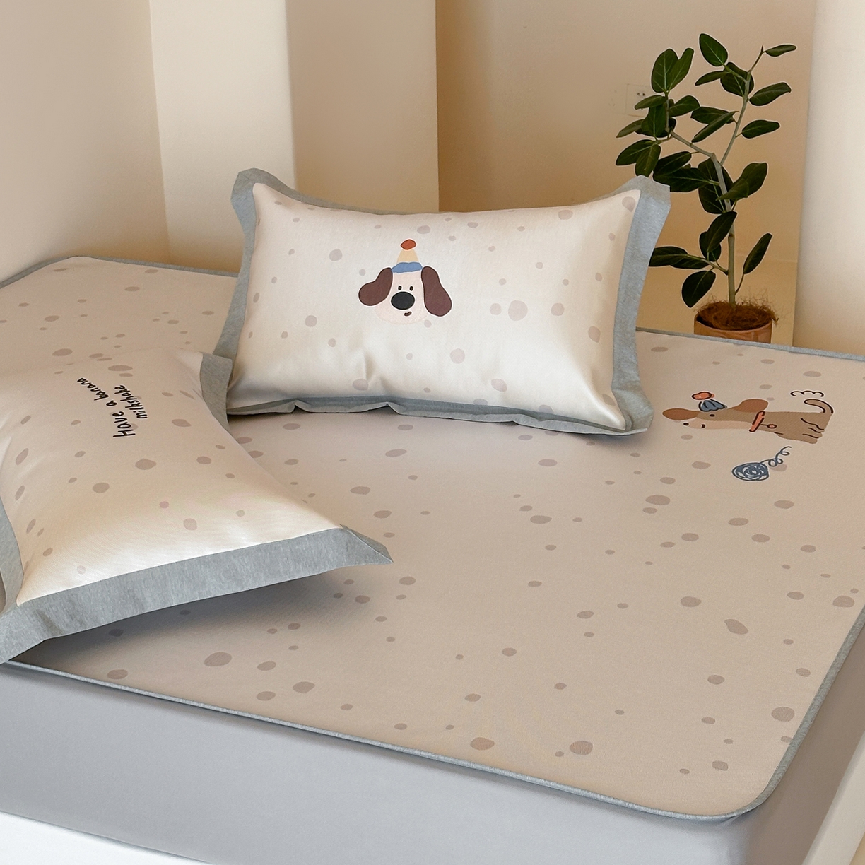 91家纺网 家纺一手货源 找家纺 JUICY 橘滋家纺 2026新款高端A类原创设计卡通数码印花冰丝席凉席 床笠款小狗的期待