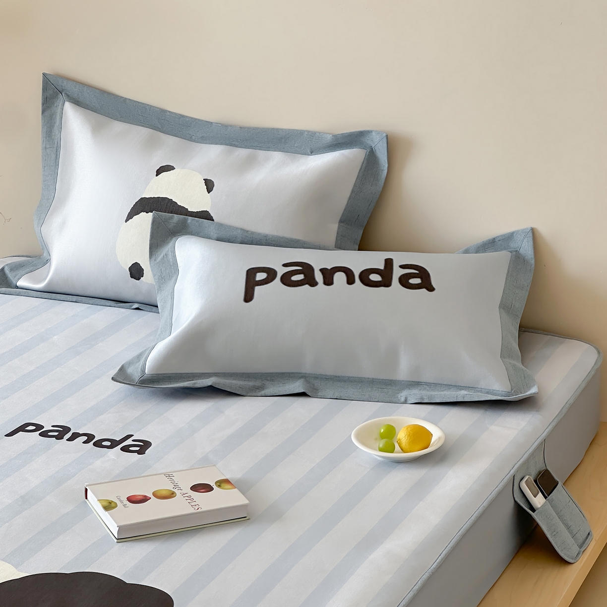 91家纺网 家纺一手货源 找家纺 JUICY 橘滋家纺 2026新款高端A类原创设计卡通数码印花冰丝席凉席 床笠款熊猫胖达