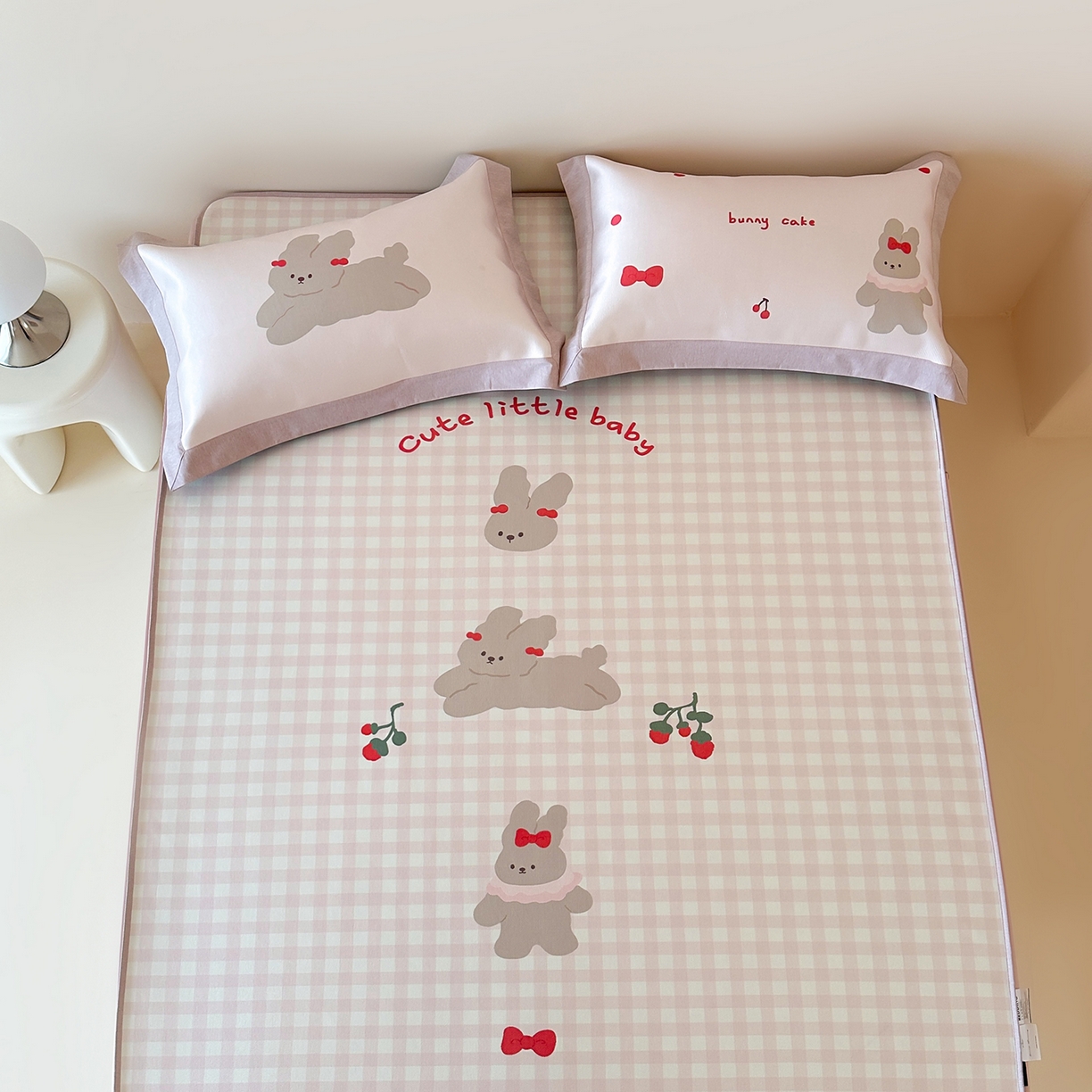 JUICY 橘滋家纺 2026新款高端A类原创设计卡通数码印花冰丝席凉席 床笠款樱桃兔的野餐布