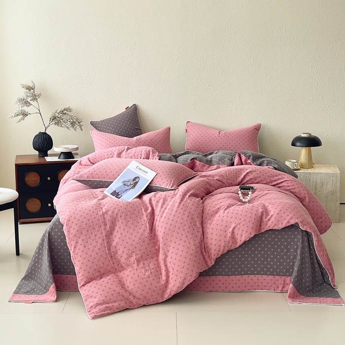 91家纺网 家纺一手货源 找家纺 春皖家纺 2026新款提花双层纱纯棉全棉四件套 回家-粉灰