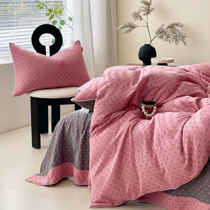 91家纺网 家纺一手货源 找家纺 春皖家纺 2026新款提花双层纱纯棉全棉四件套 回家-粉灰