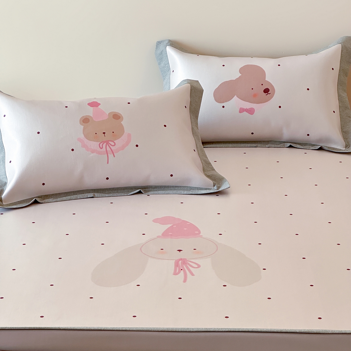 91家纺网 家纺一手货源 找家纺 JUICY 橘滋家纺 2026新款高端A类原创设计卡通数码印花冰丝席凉席 床笠款月野波点