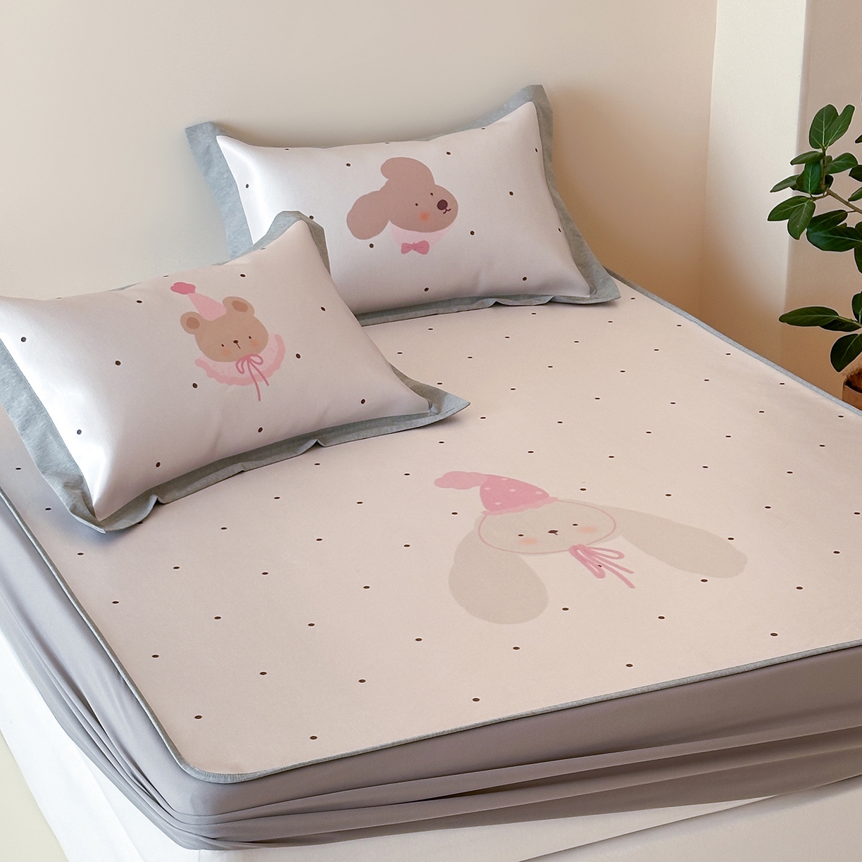 91家纺网 家纺一手货源 找家纺 JUICY 橘滋家纺 2026新款高端A类原创设计卡通数码印花冰丝席凉席 床笠款月野波点