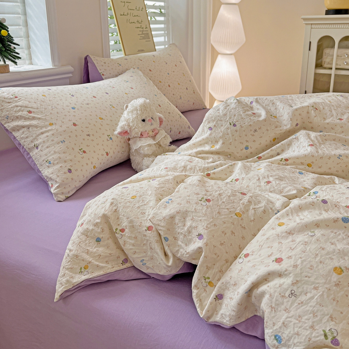 91家纺网 家纺一手货源 找家纺 温眠家纺 2026新款A类古法水洗仿棉云感棉加厚四件套 草莓密语