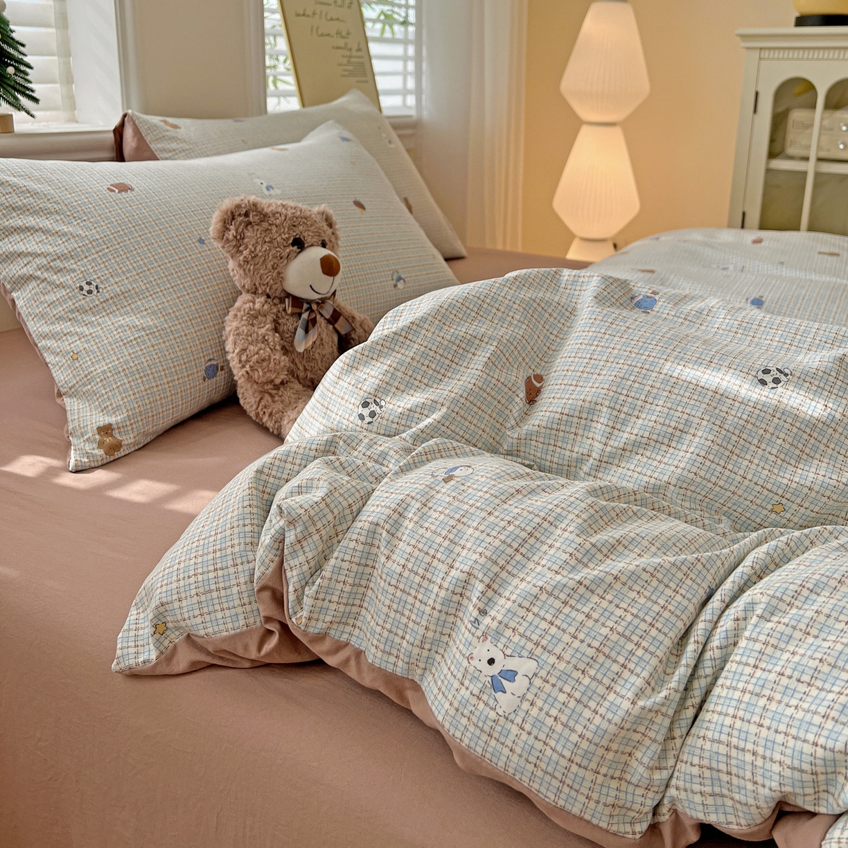 91家纺网 家纺一手货源 找家纺 温眠家纺 2026新款A类古法水洗仿棉云感棉加厚四件套 奶咖小熊