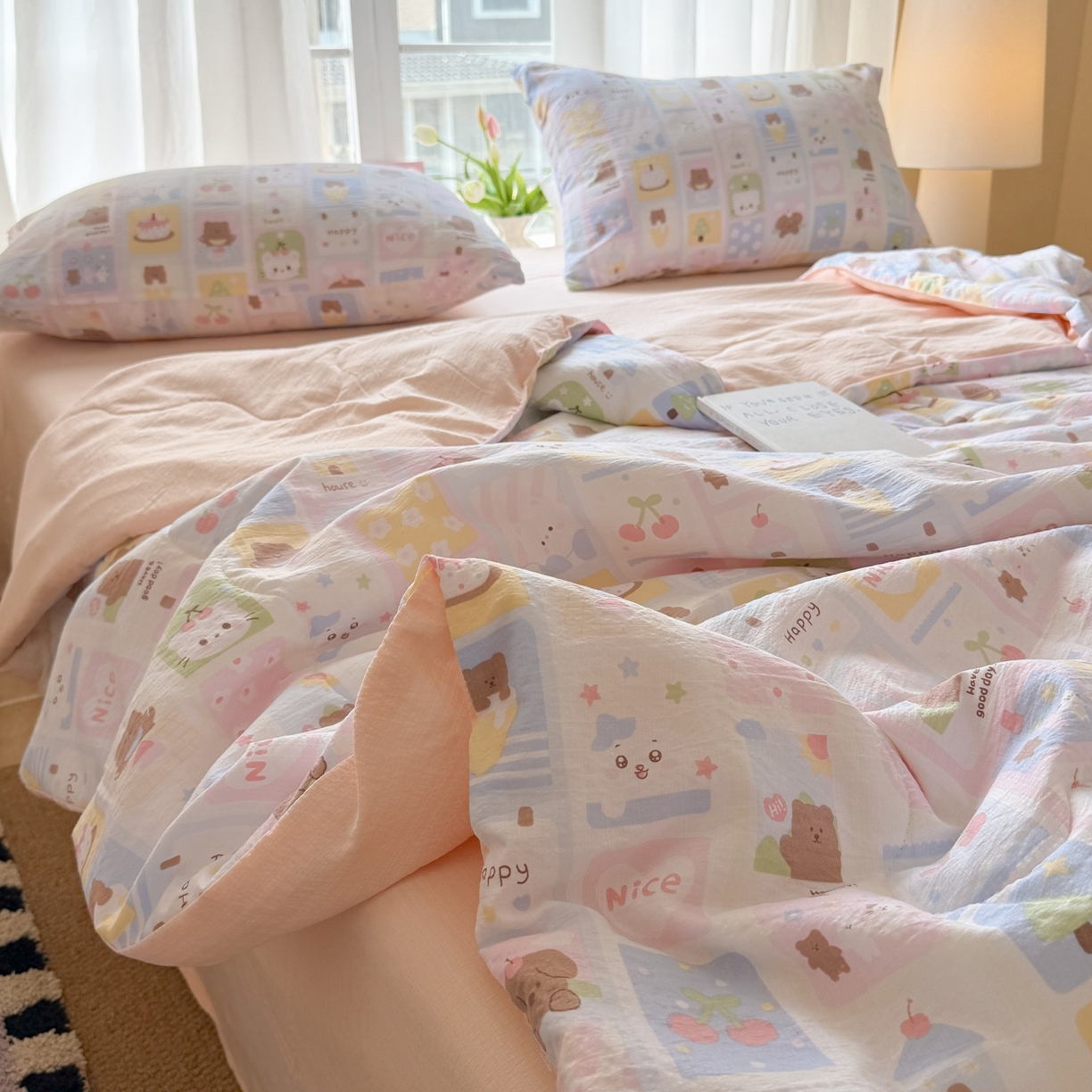 91家纺网 家纺一手货源 找家纺 温眠家纺 2026新款针织泡芙双层纱夏被四件套 小熊日记