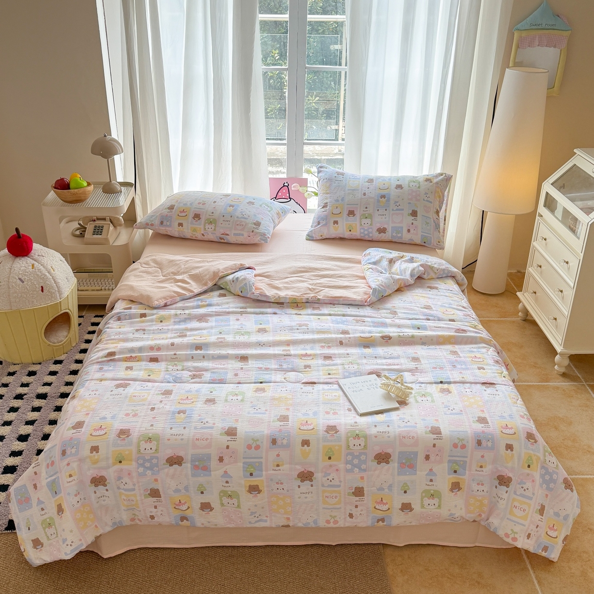 91家纺网 家纺一手货源 找家纺 温眠家纺 2026新款针织泡芙双层纱夏被四件套 小熊日记