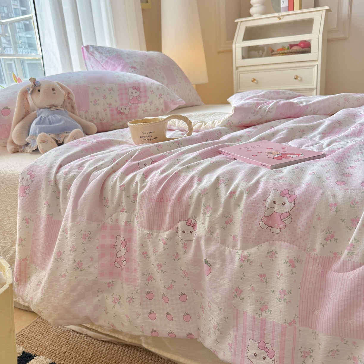 91家纺网 家纺一手货源 找家纺 温眠家纺 2026新款针织泡芙双层纱夏被四件套 花田猫咪