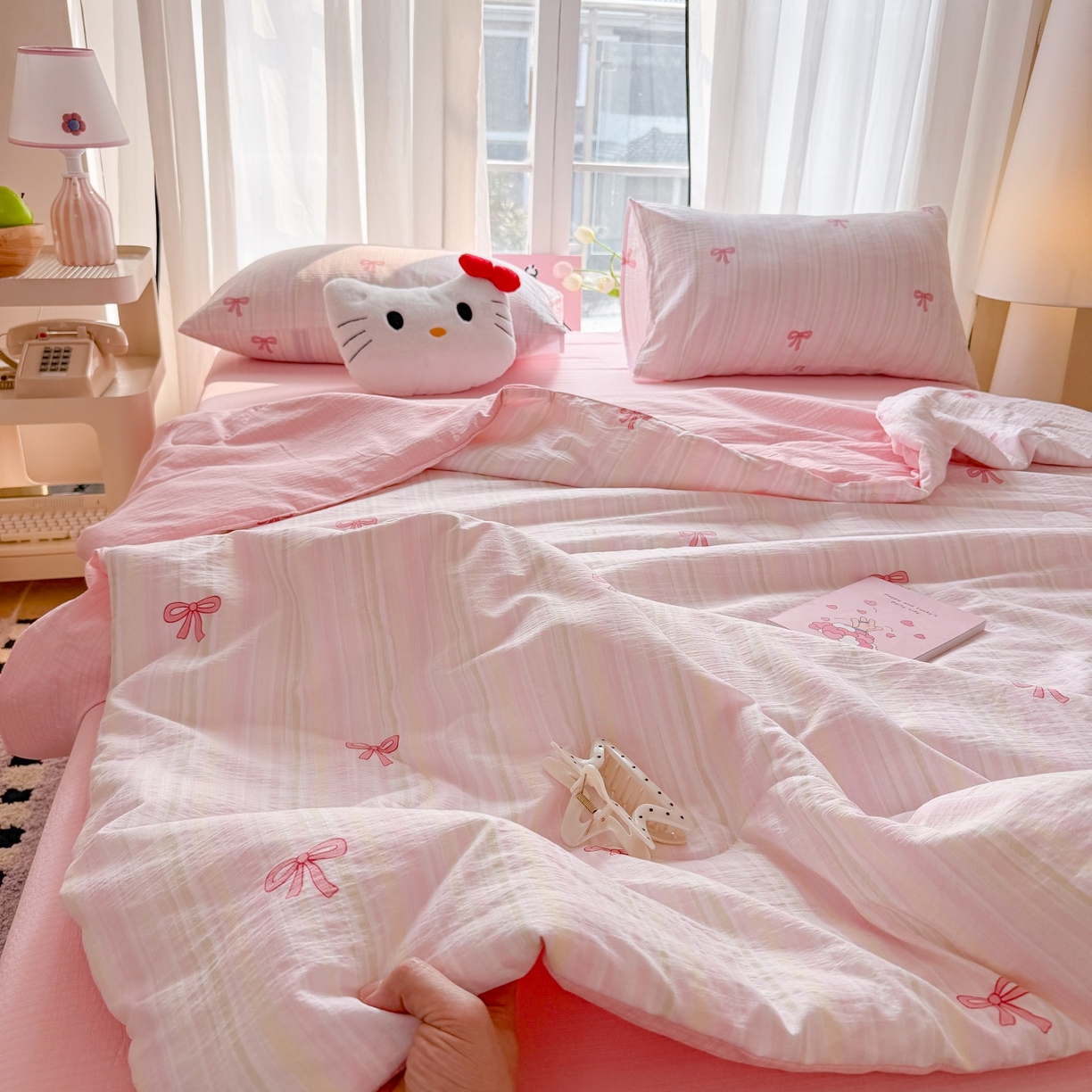 91家纺网 家纺一手货源 找家纺 温眠家纺 2026新款针织泡芙双层纱夏被四件套 粉蝴蝶结